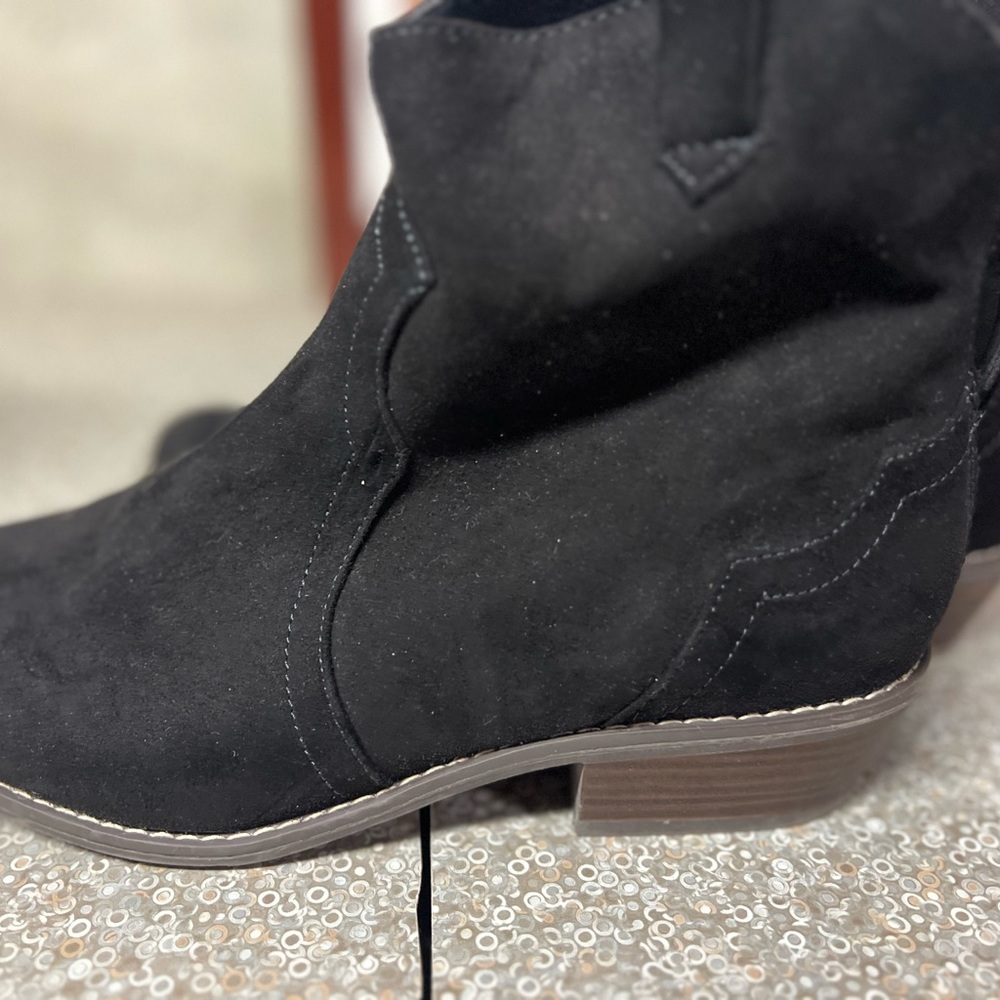 Booties - Picture 5 of 7